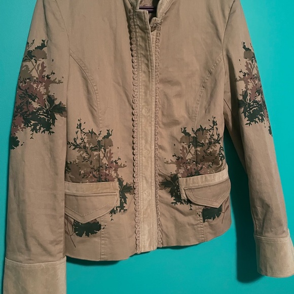 Mild Floral Jacket - Picture 5 of 6